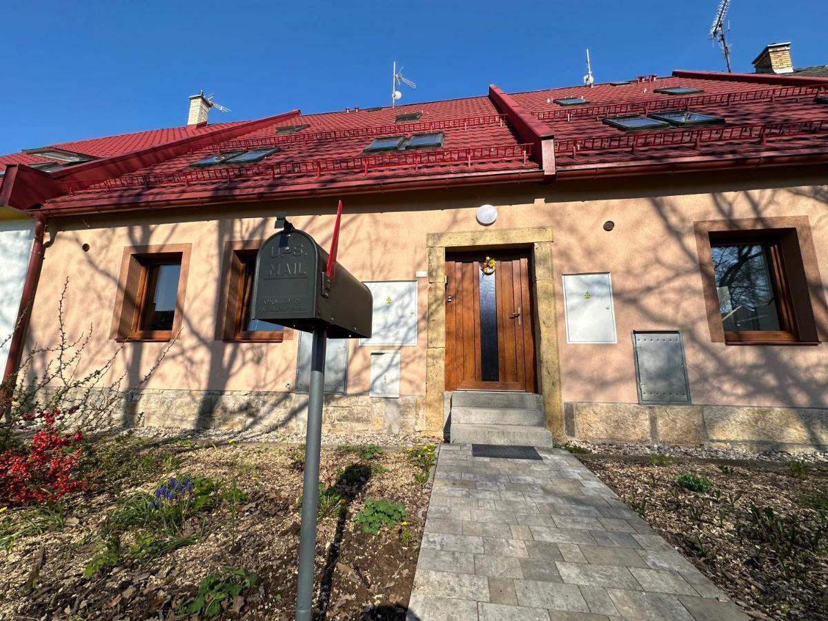 Apartmany Monastery Suites Zirec Dvůr Králové nad Labem Exterior foto