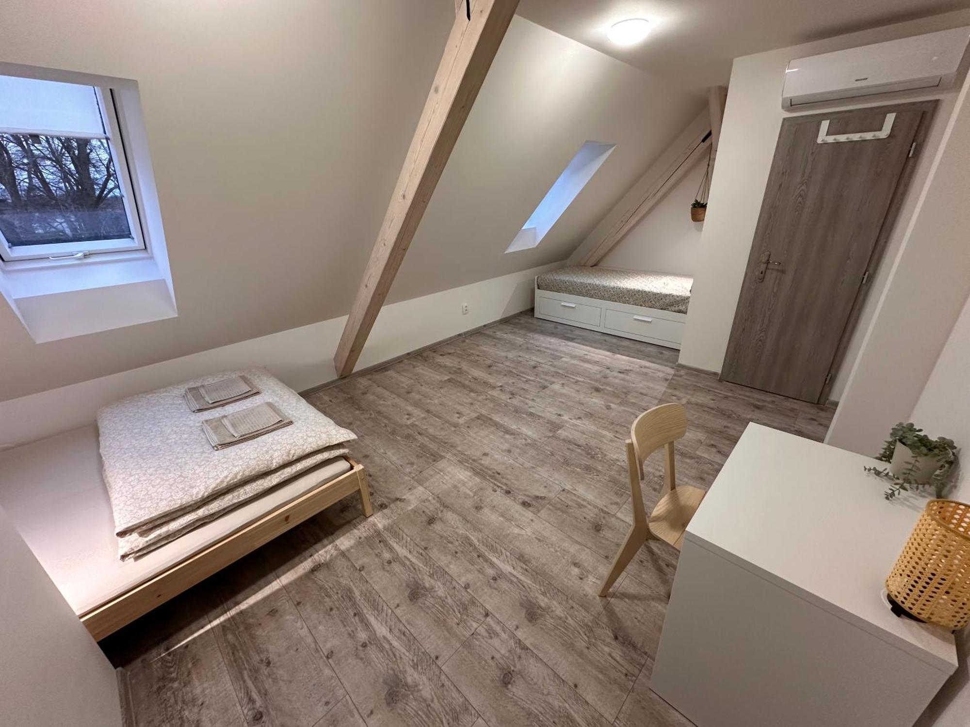 Apartmany Monastery Suites Zirec Dvůr Králové nad Labem Exterior foto